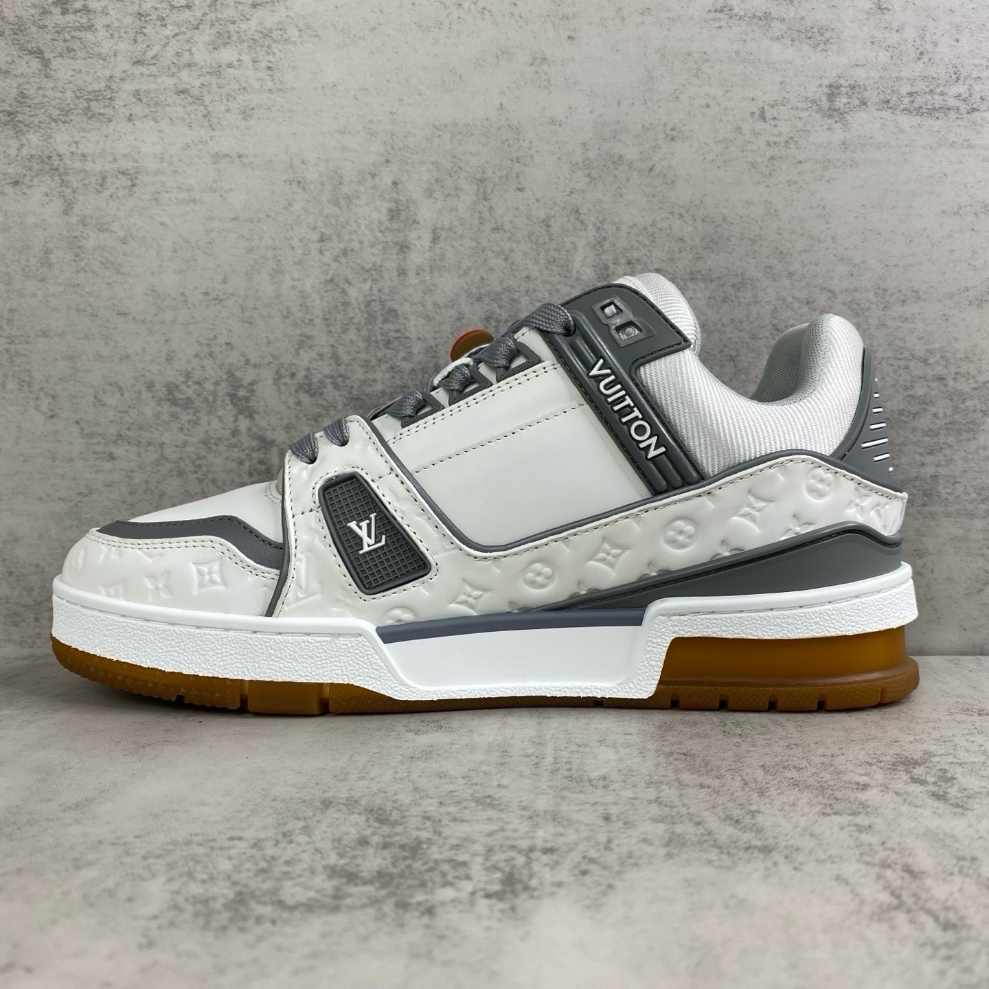 LV