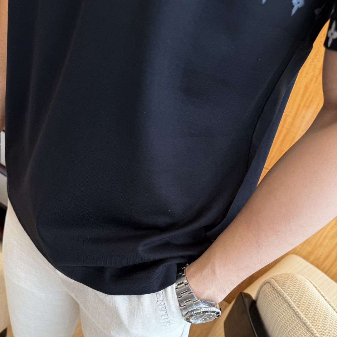 short sleeves