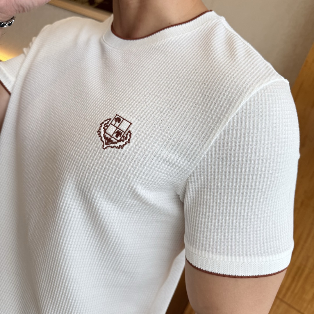 short sleeves