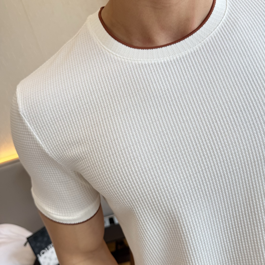 short sleeves
