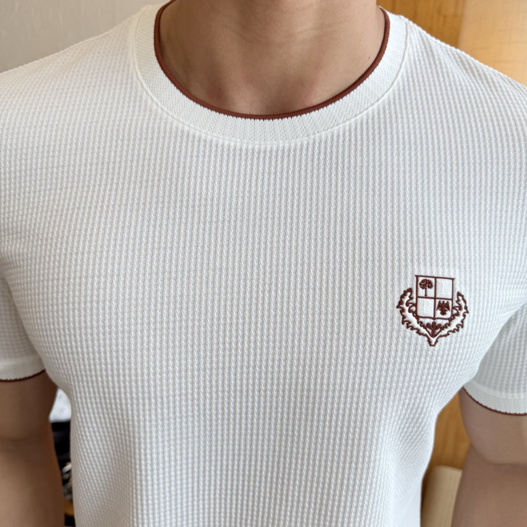 short sleeves