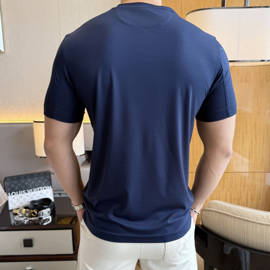 short sleeves