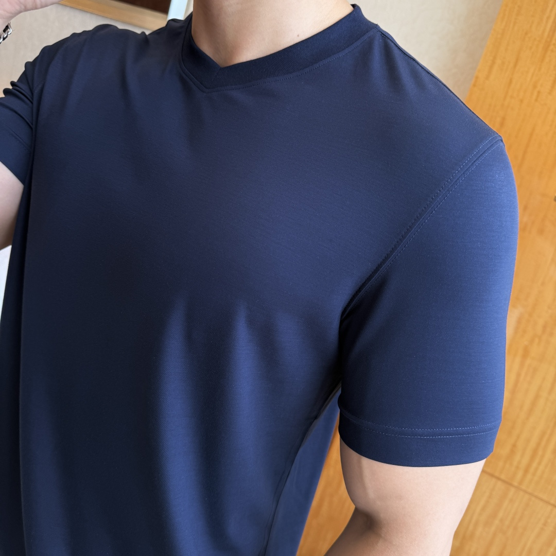 short sleeves
