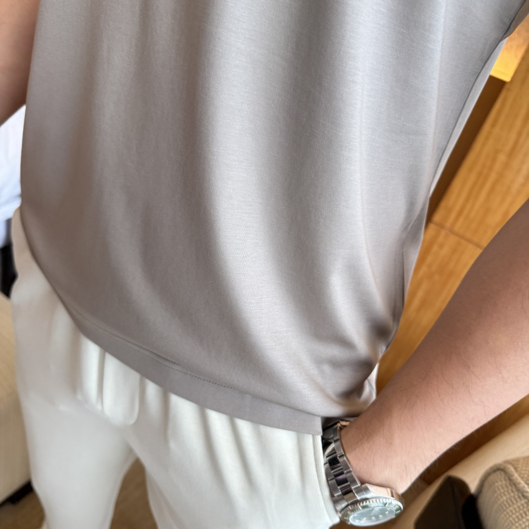 short sleeves
