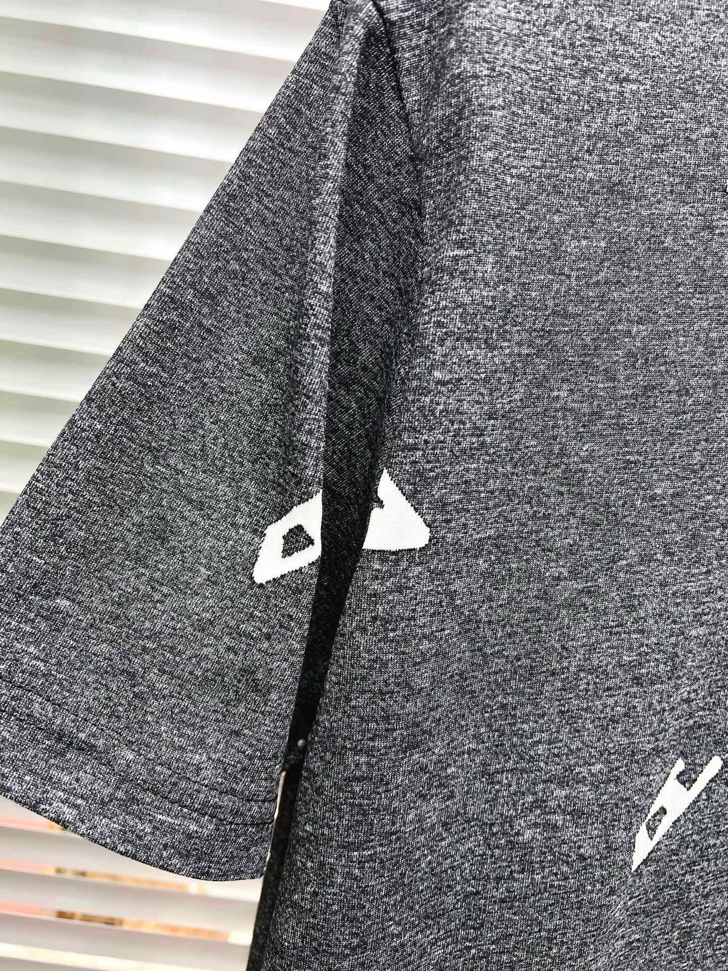 short sleeves