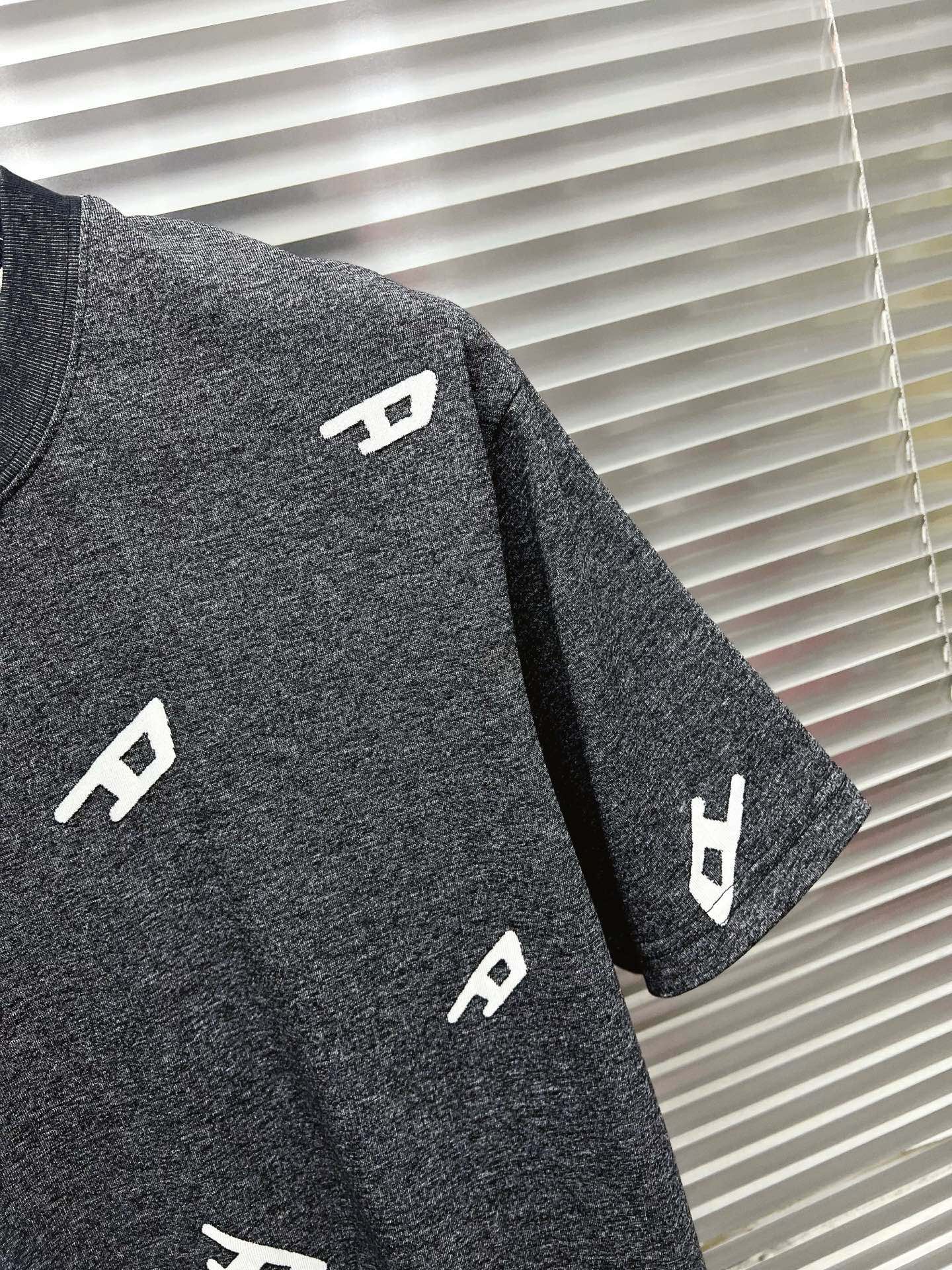 short sleeves