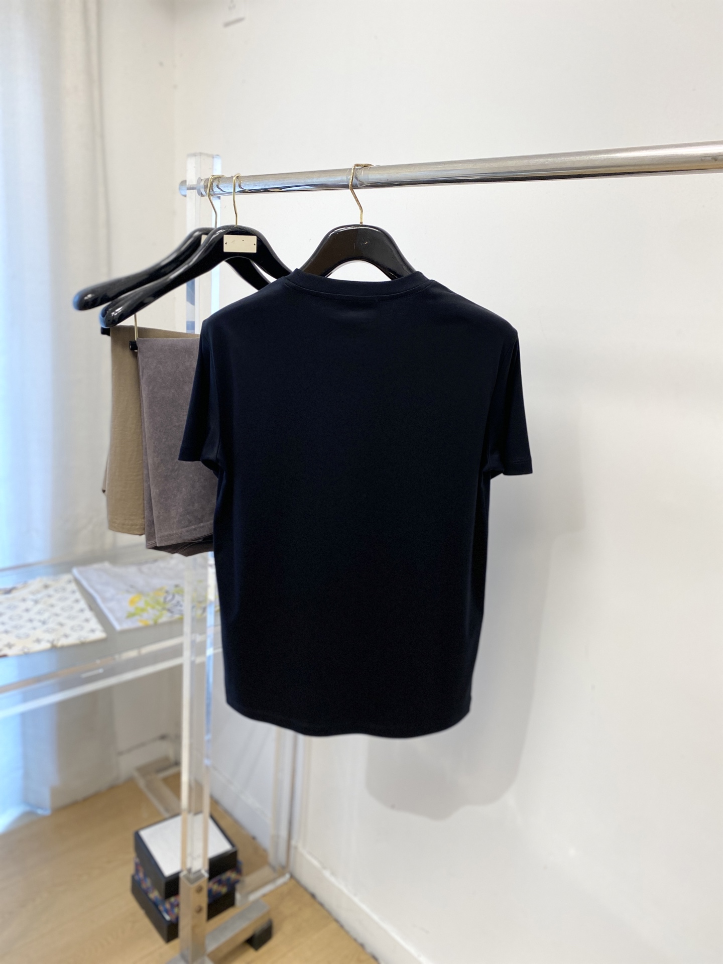 short sleeves