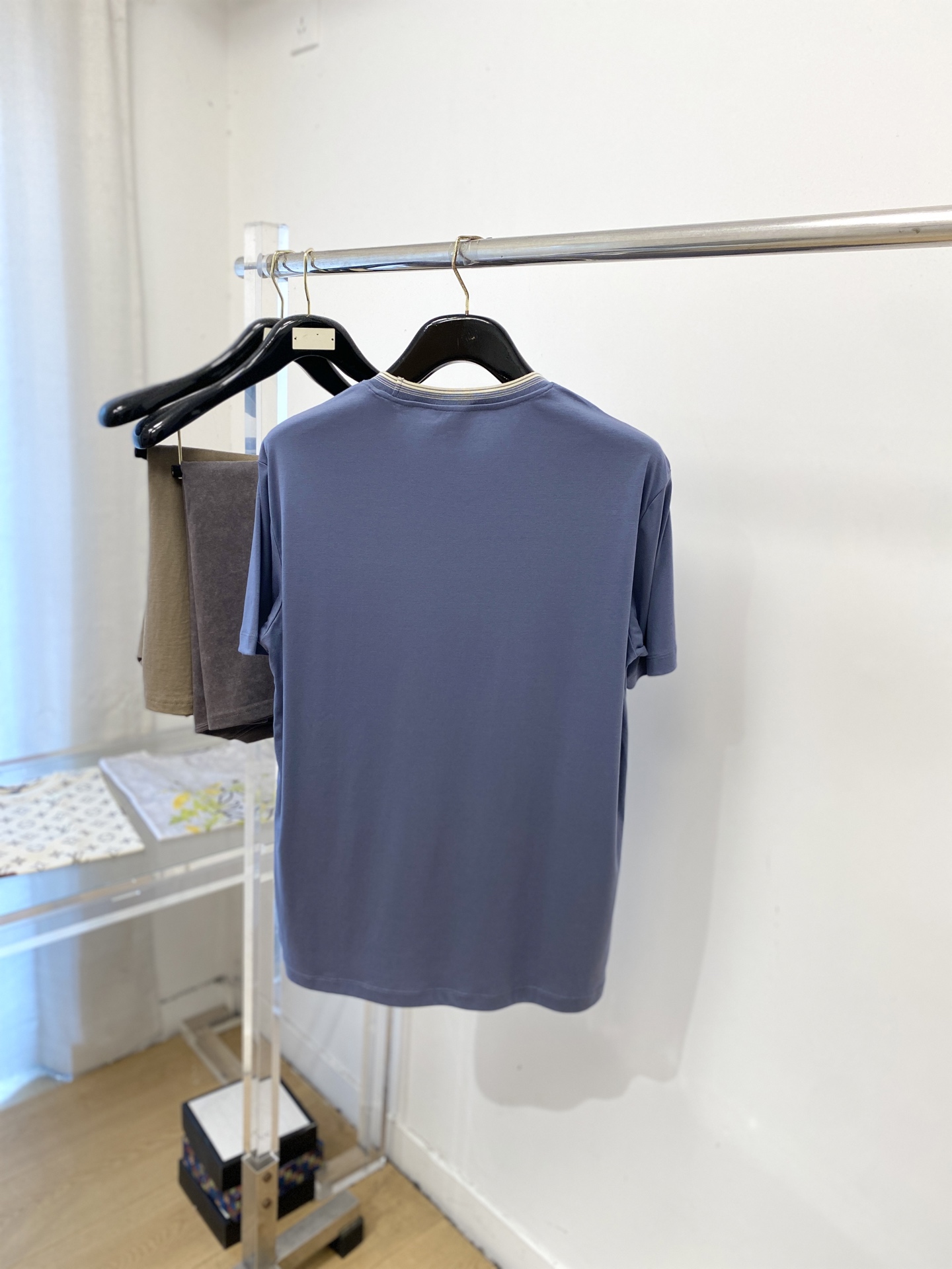 short sleeves