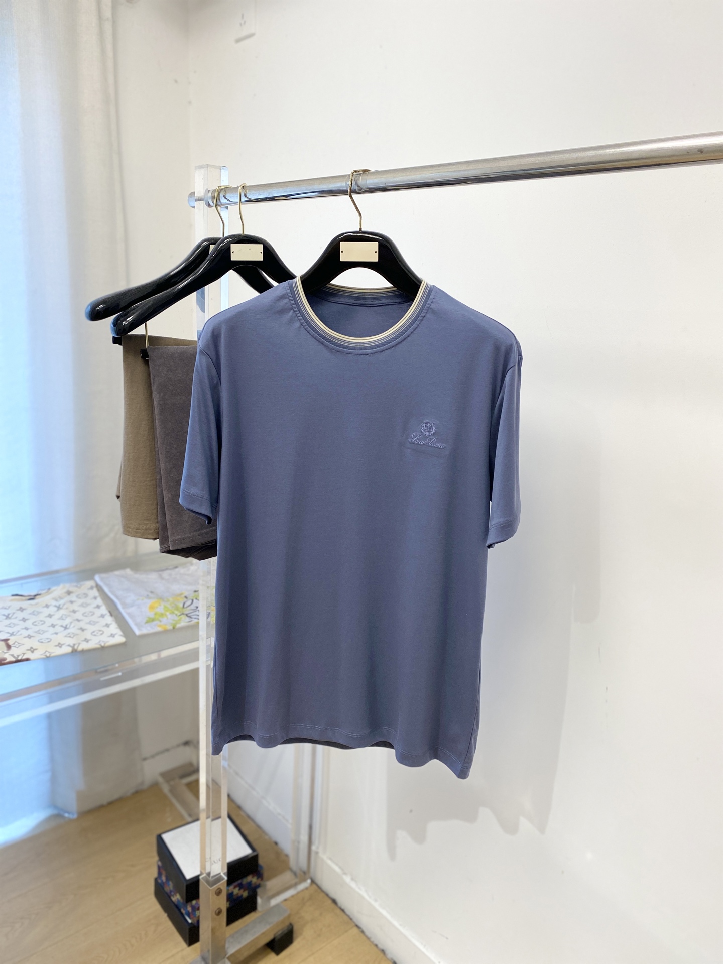 short sleeves