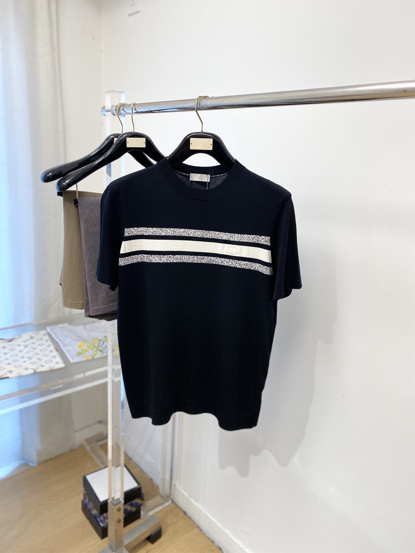 short sleeves