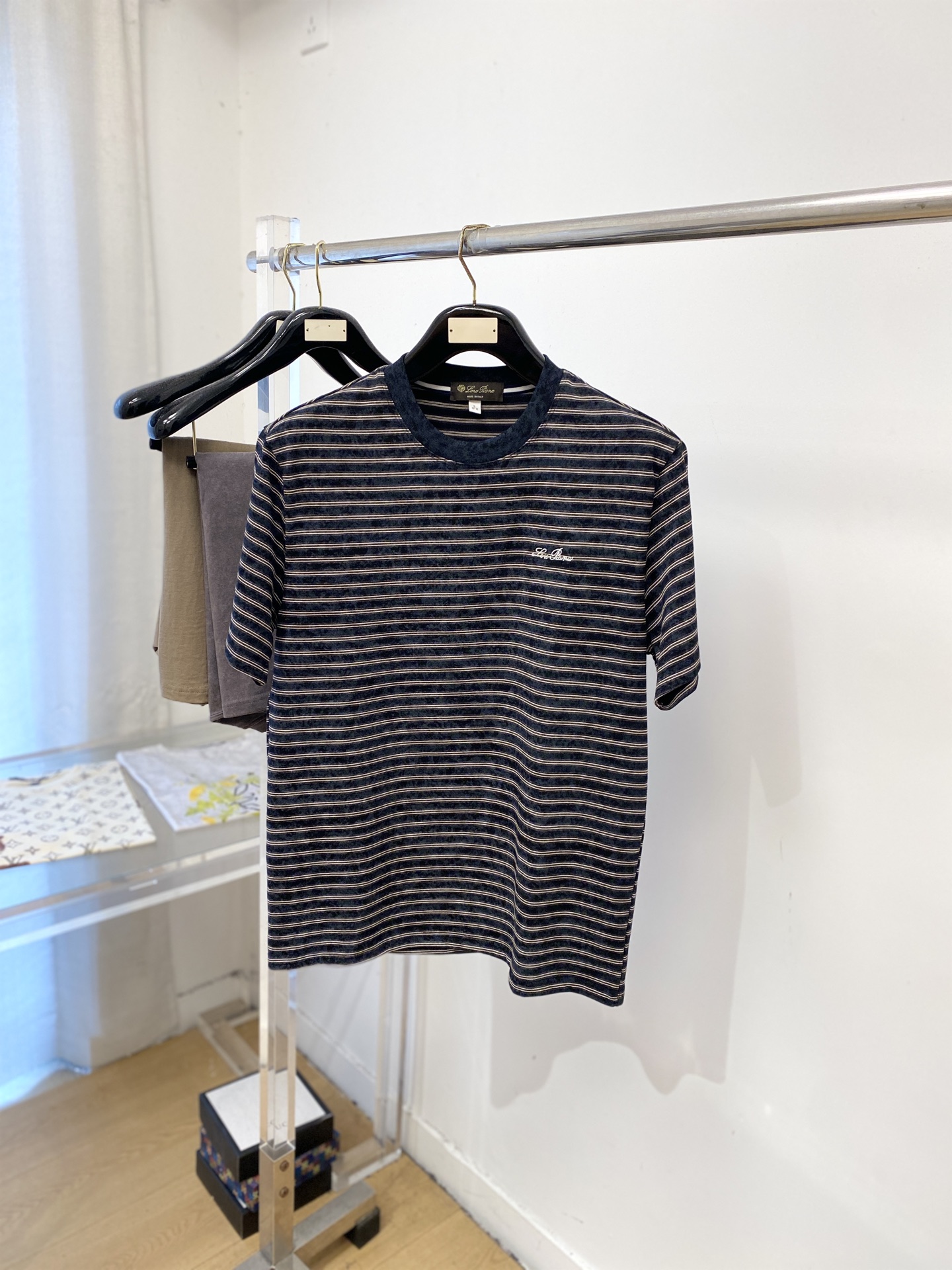 short sleeves