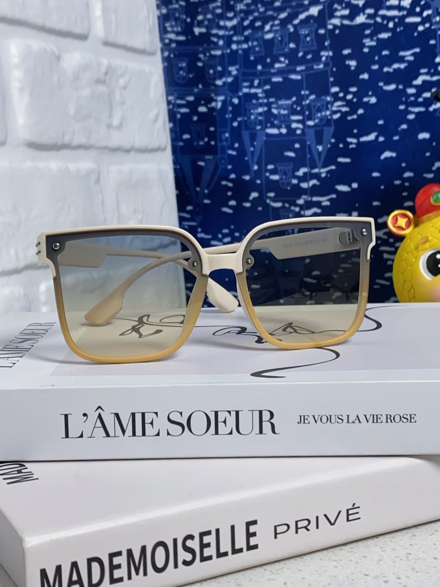 Dior sunglasses