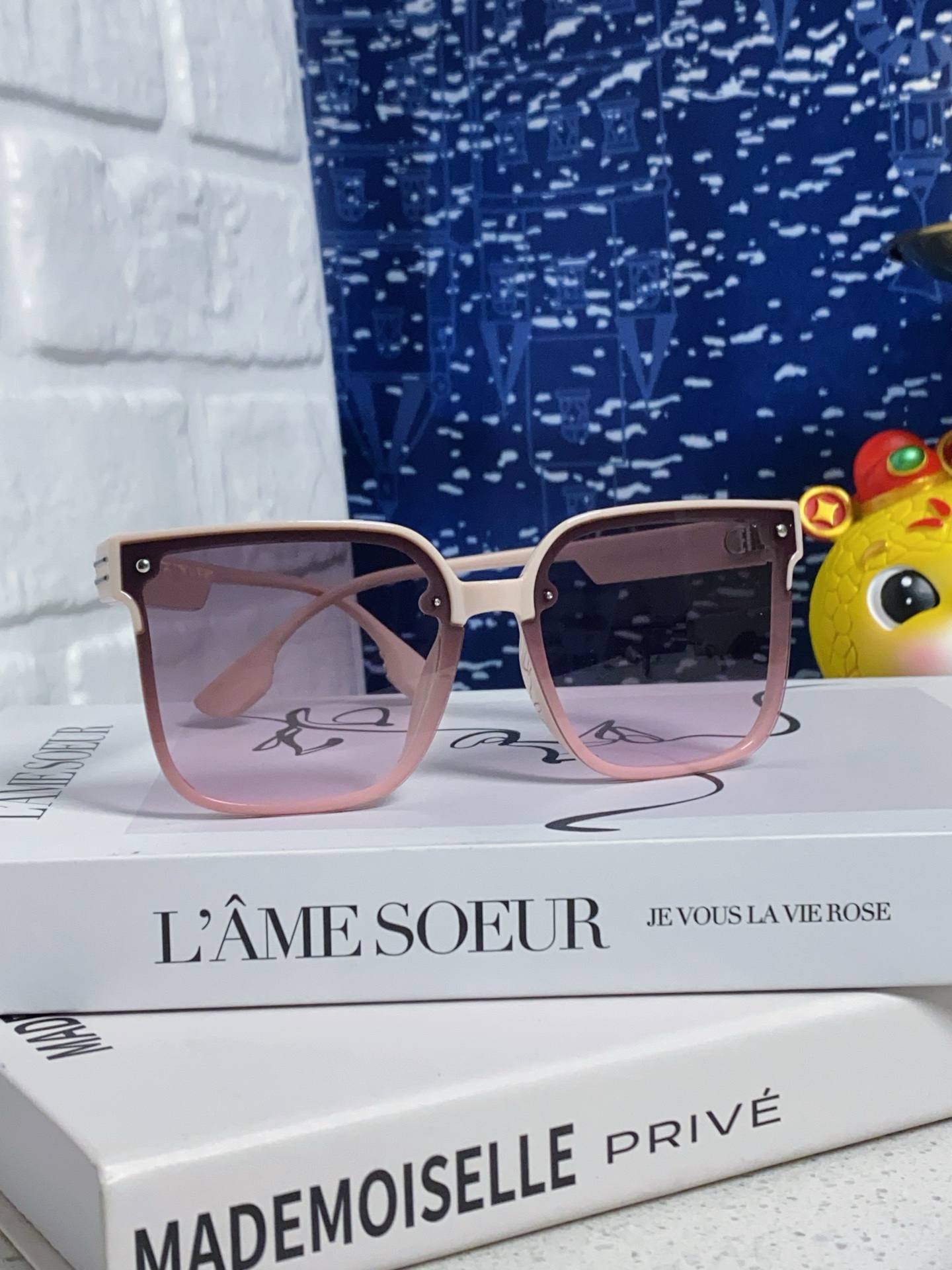 Dior sunglasses