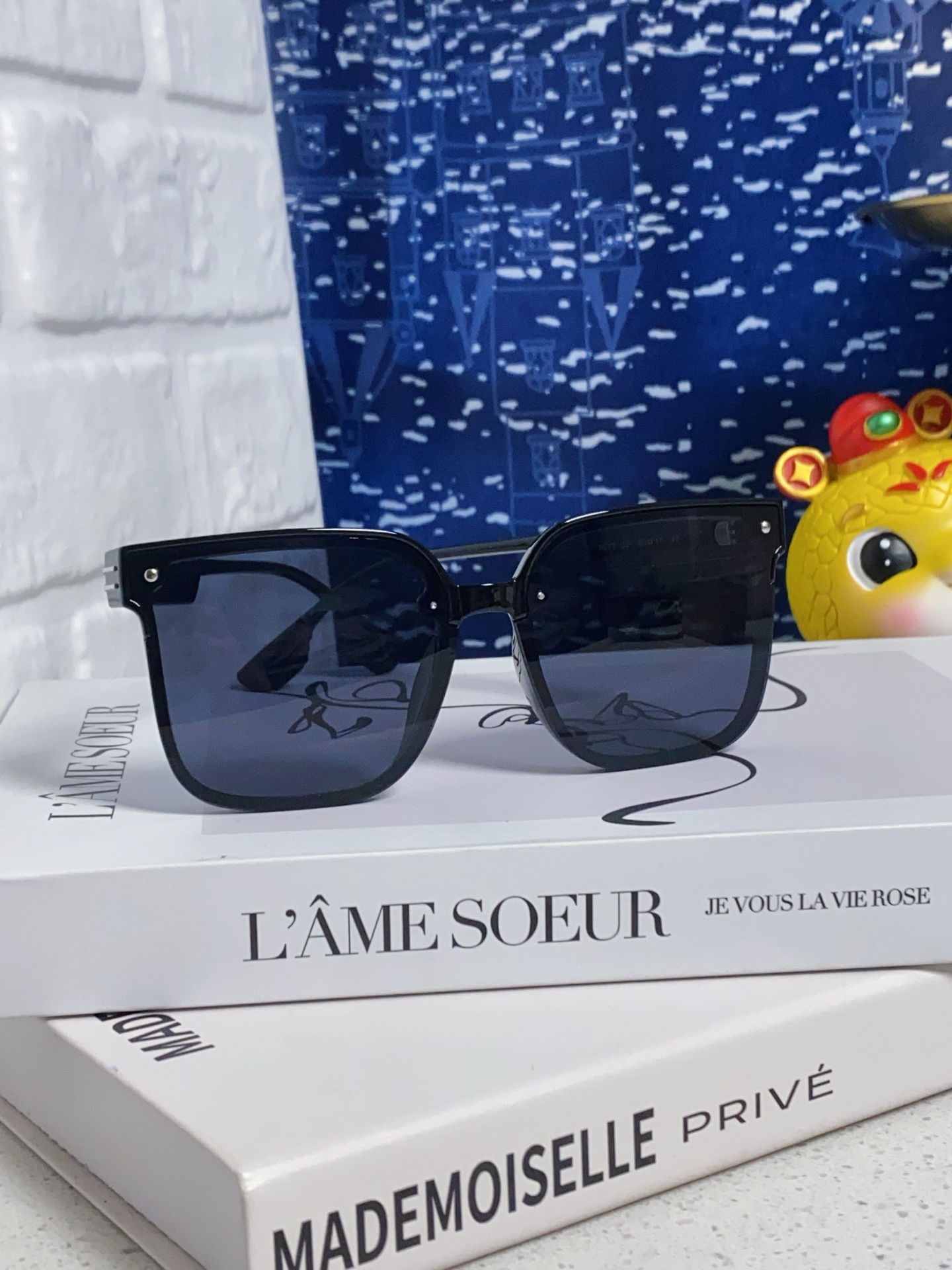 Dior sunglasses