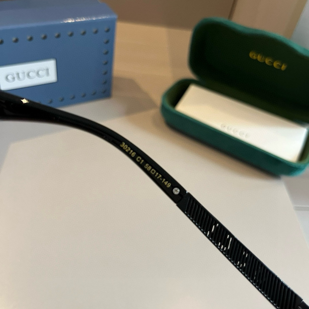 Gucci sunglasses