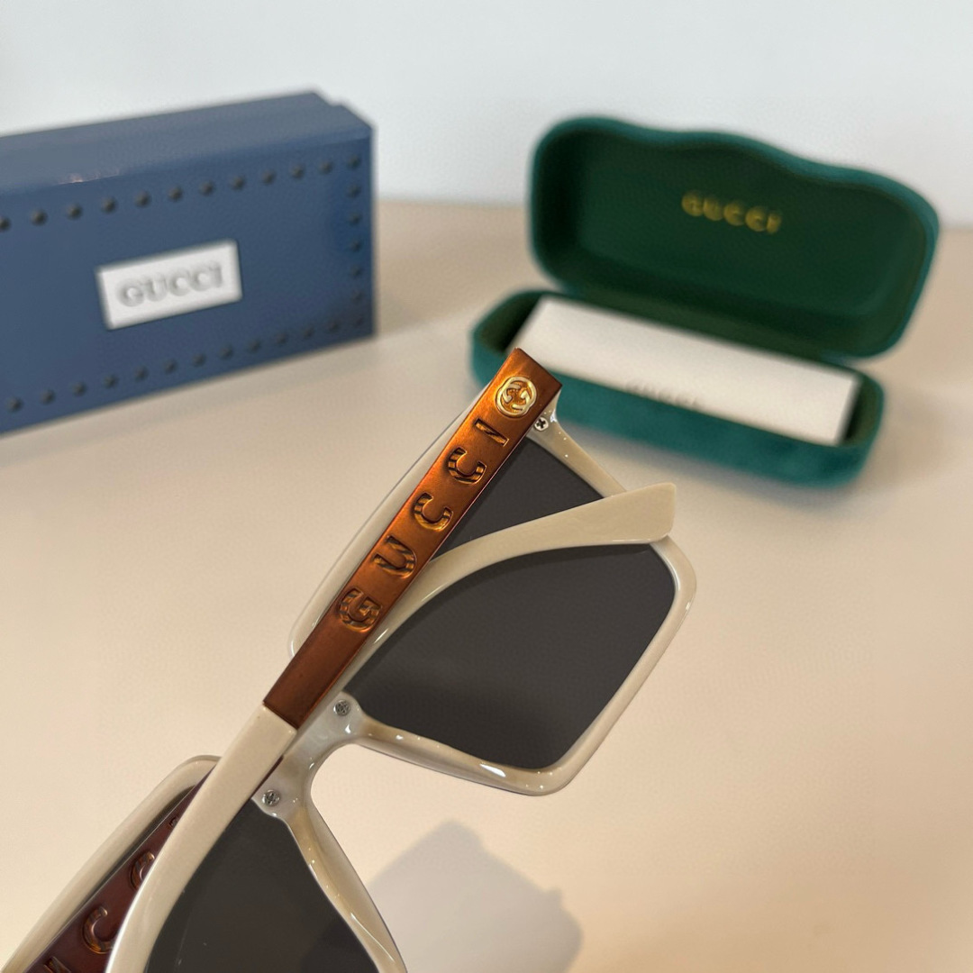 Gucci sunglasses