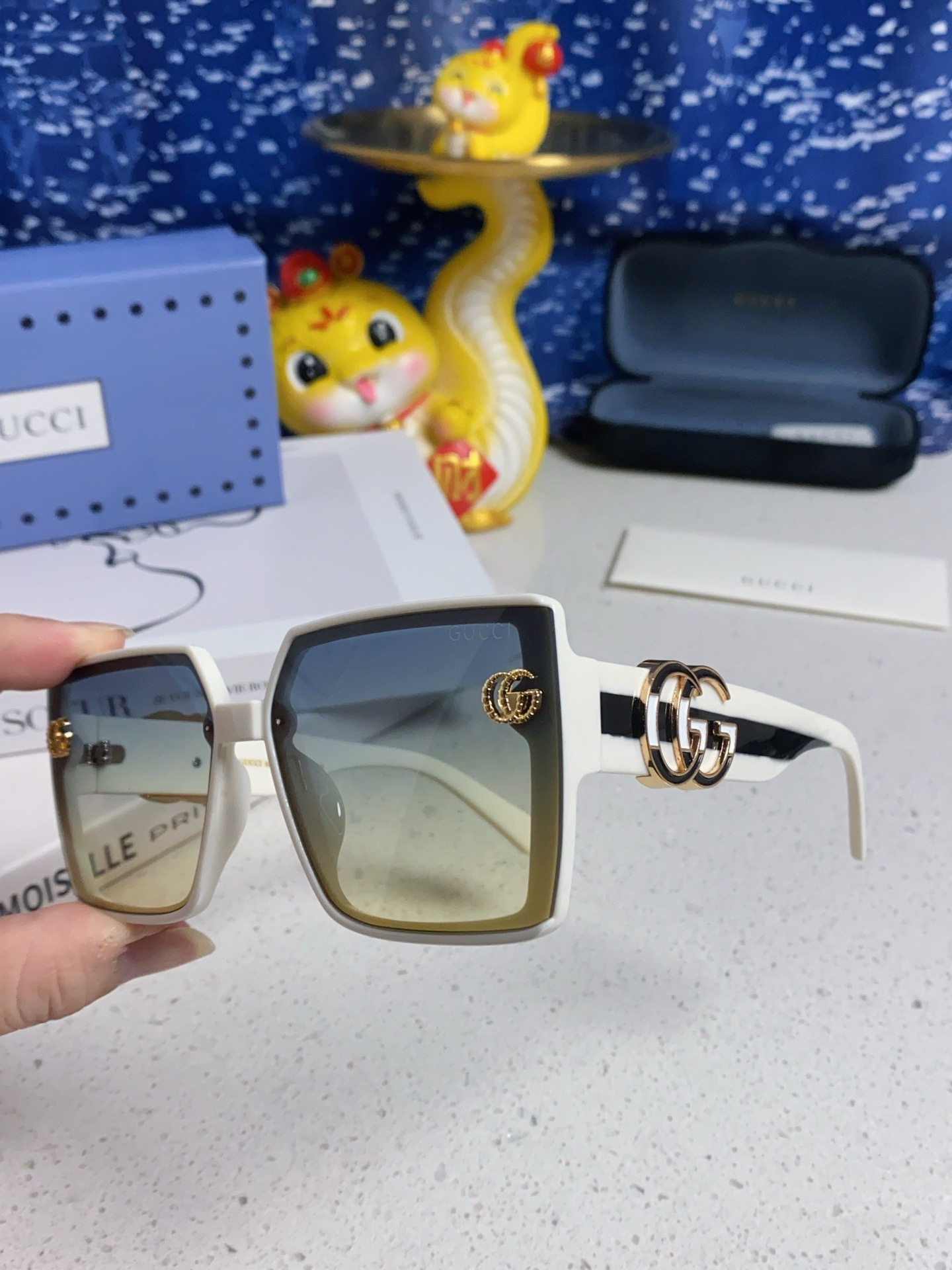 Gucci sunglasses