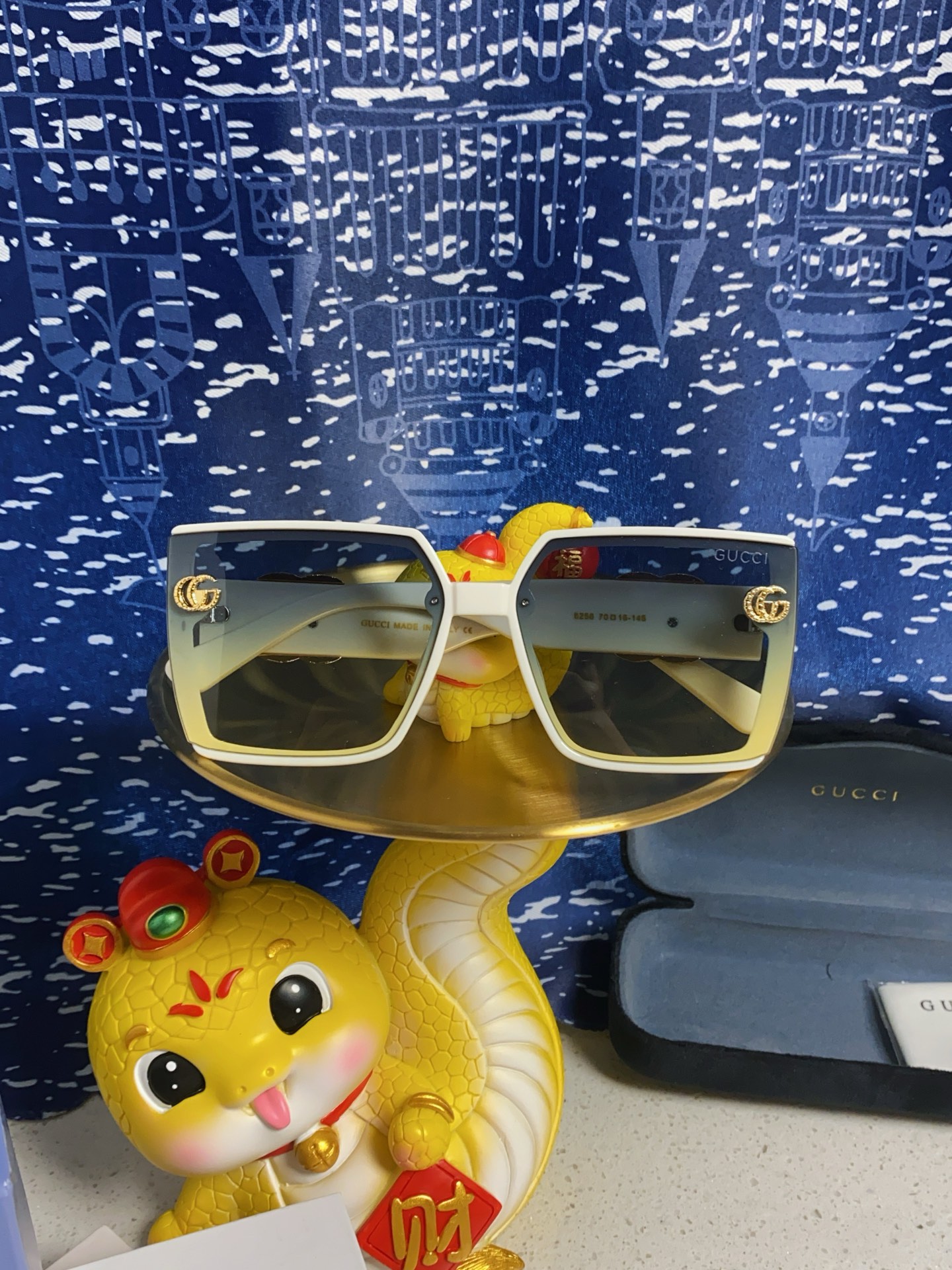Gucci sunglasses