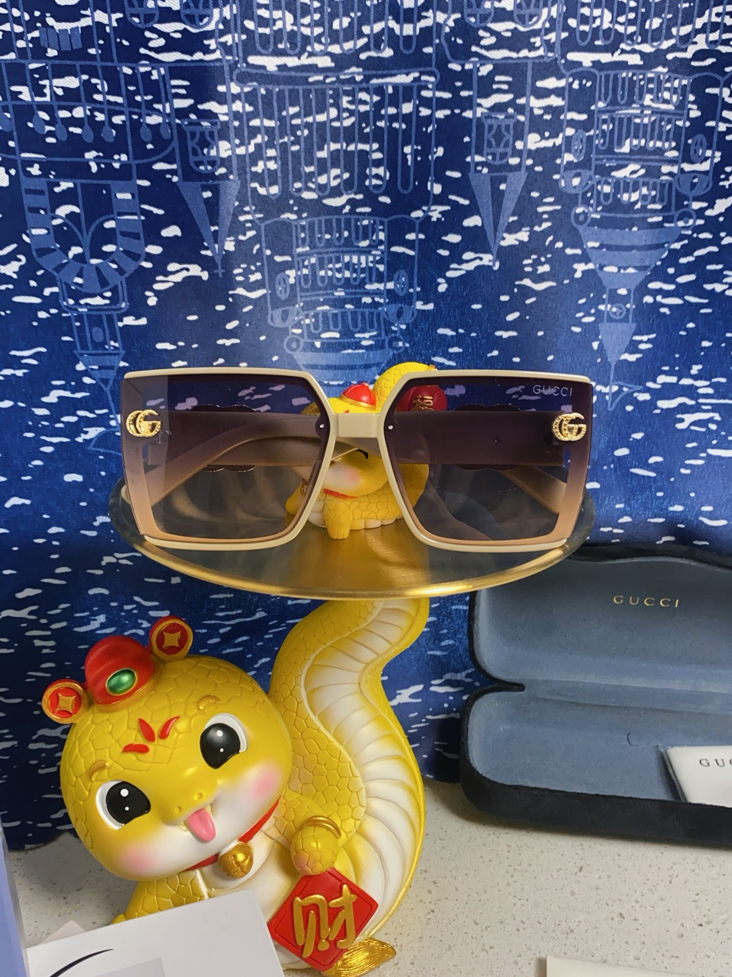 Gucci sunglasses