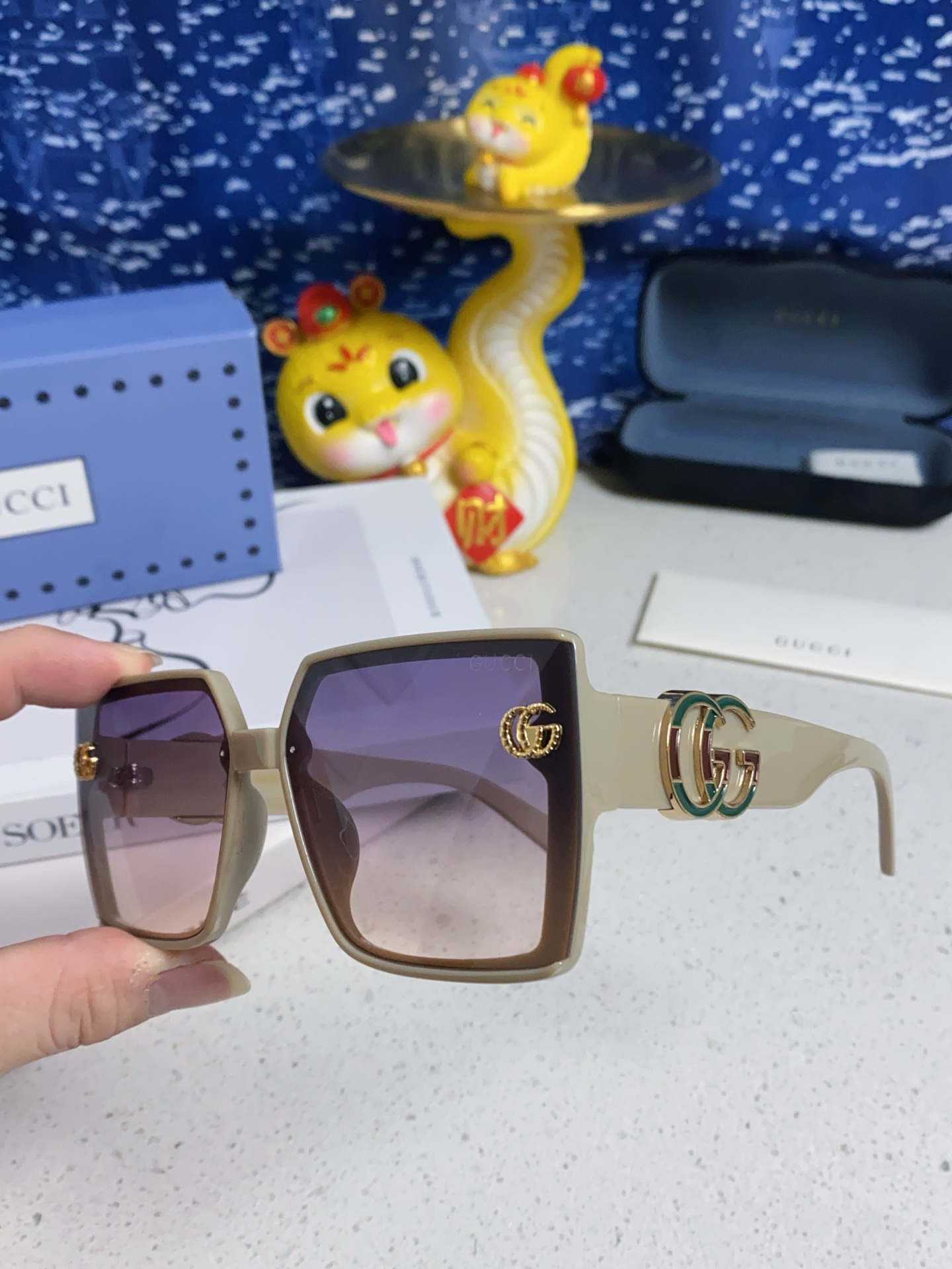 Gucci sunglasses