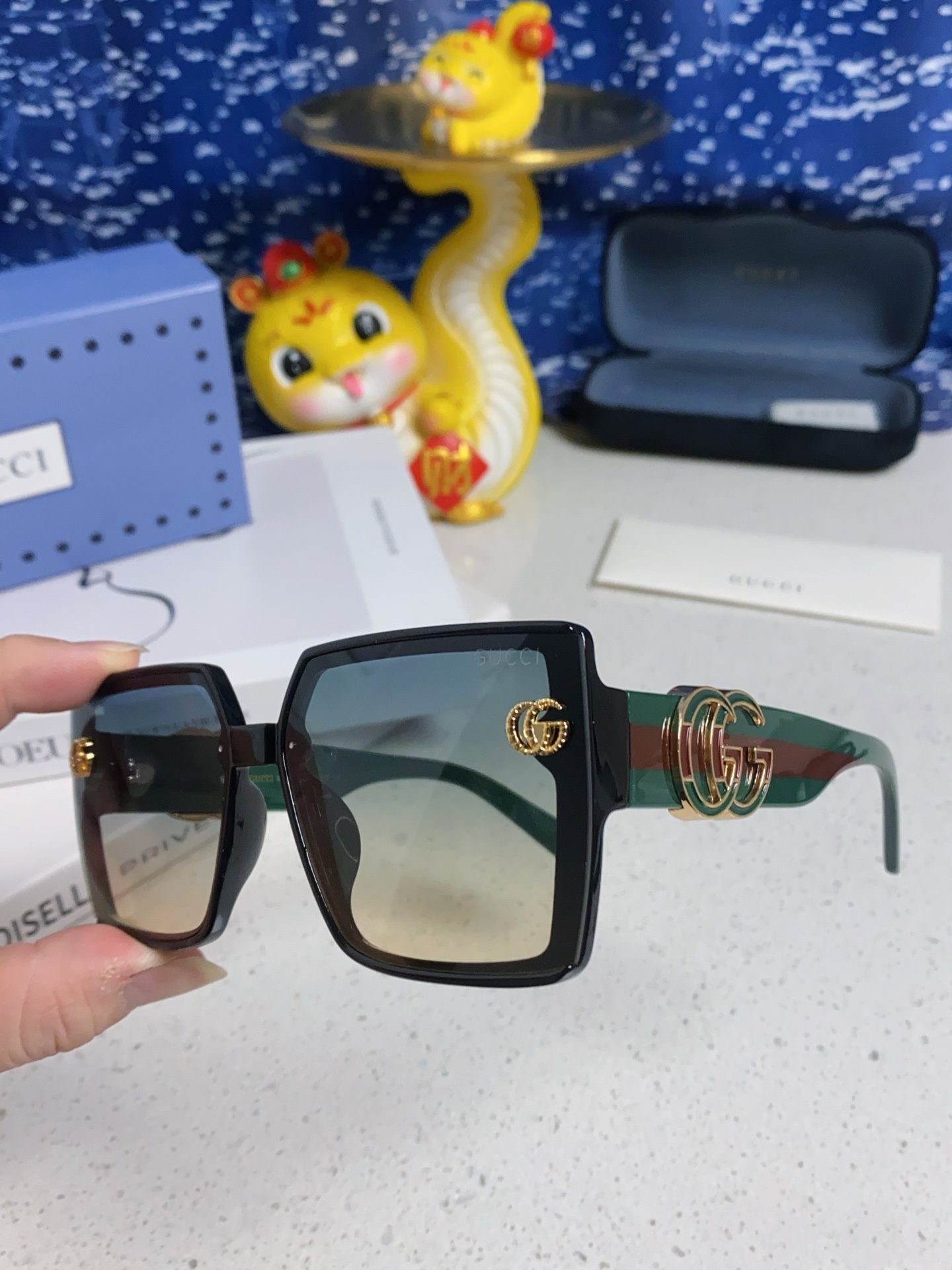 Gucci sunglasses