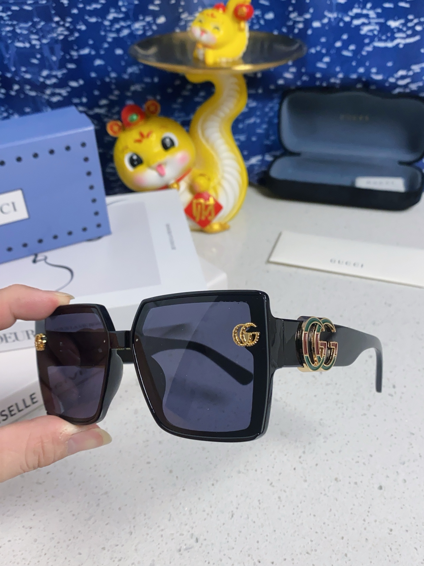 Gucci sunglasses