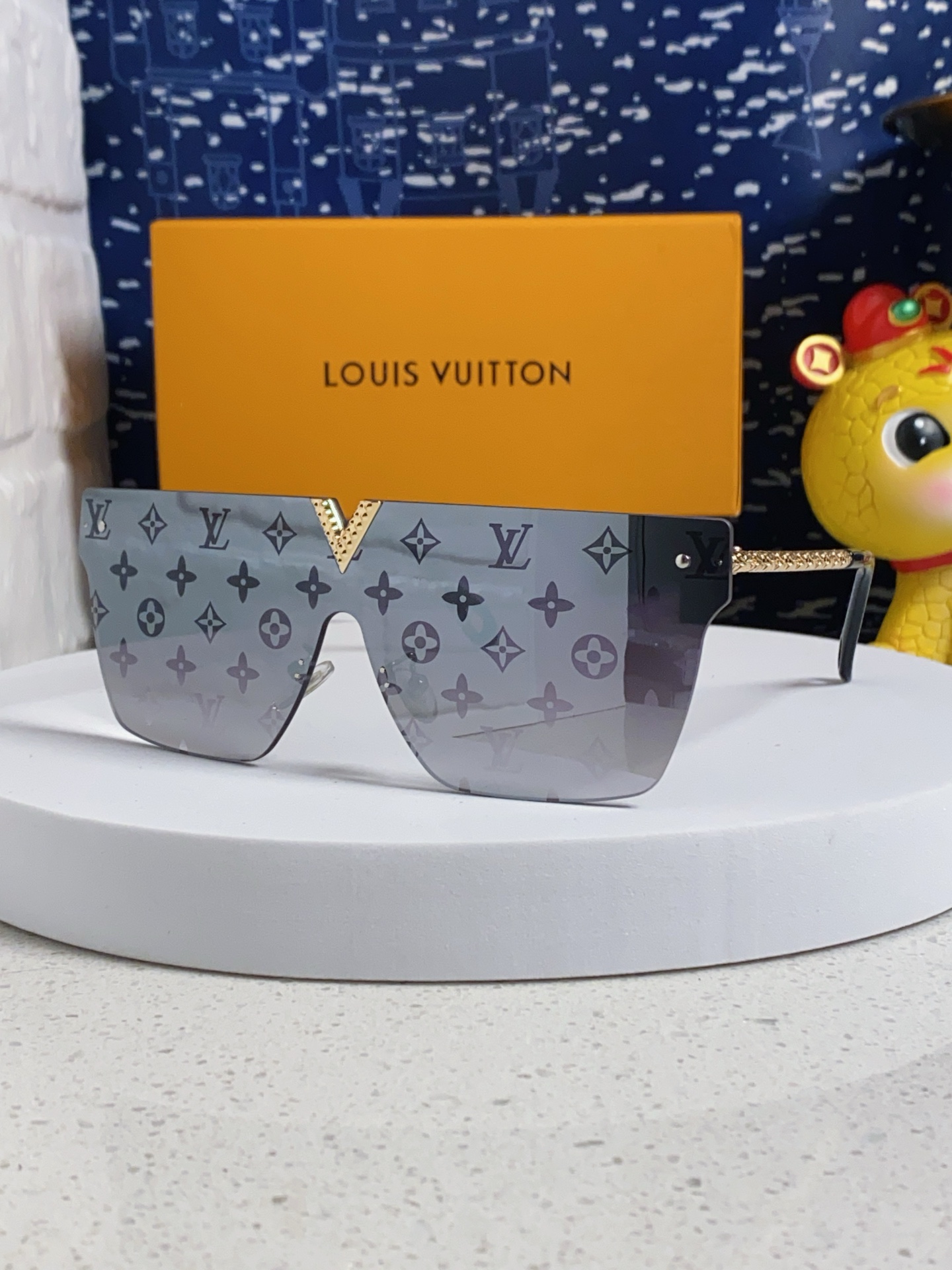 LV sunglasses