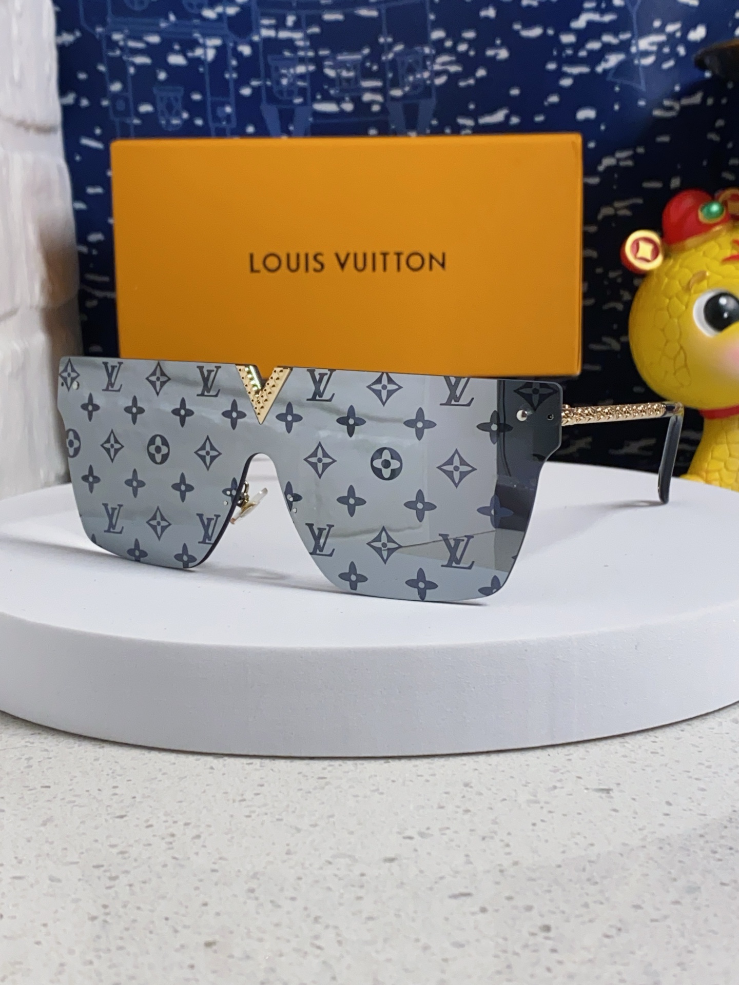 LV sunglasses