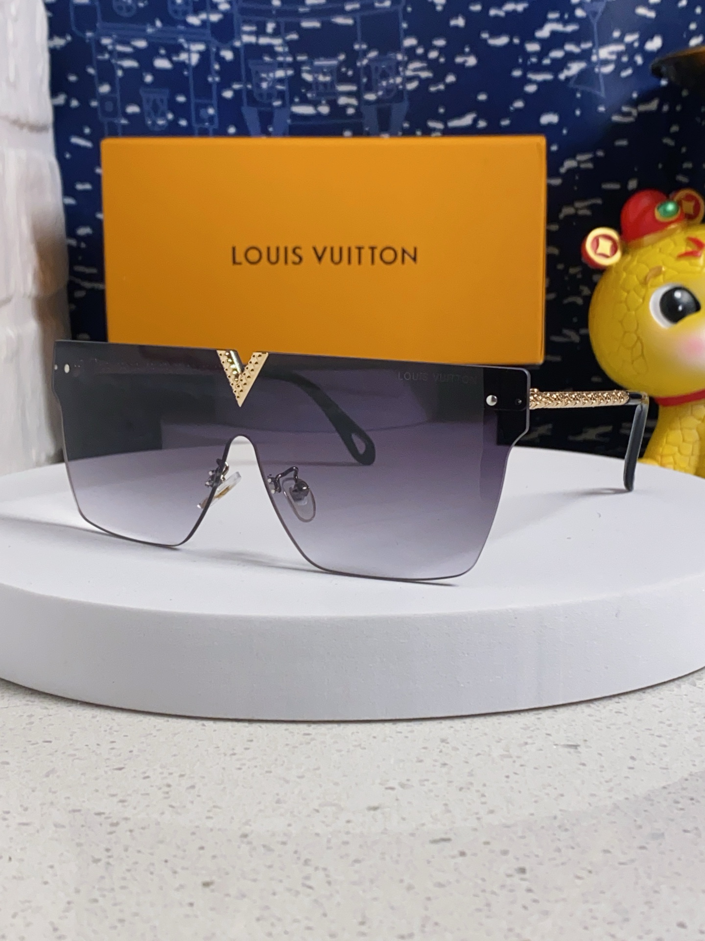 LV sunglasses