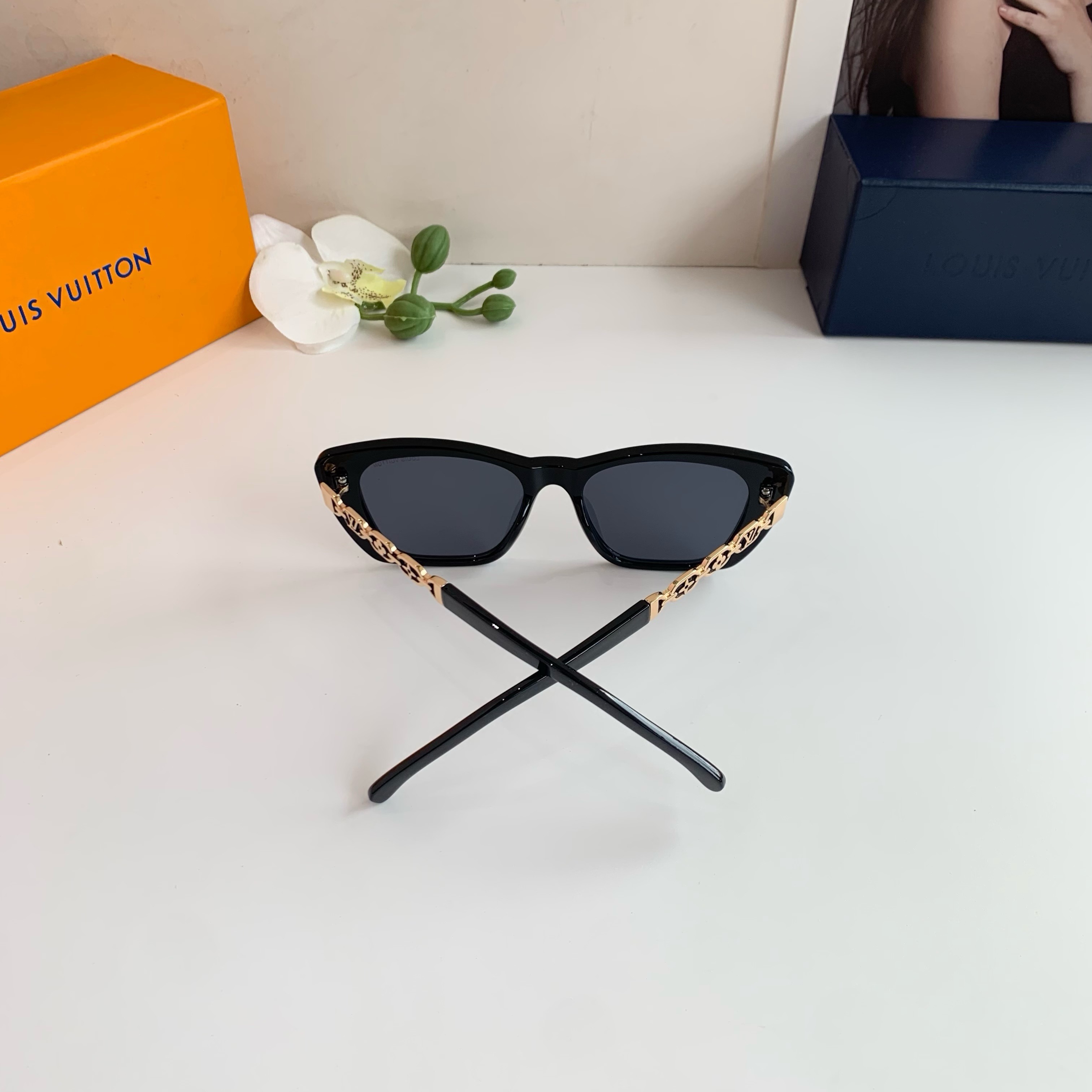 LV sunglasses