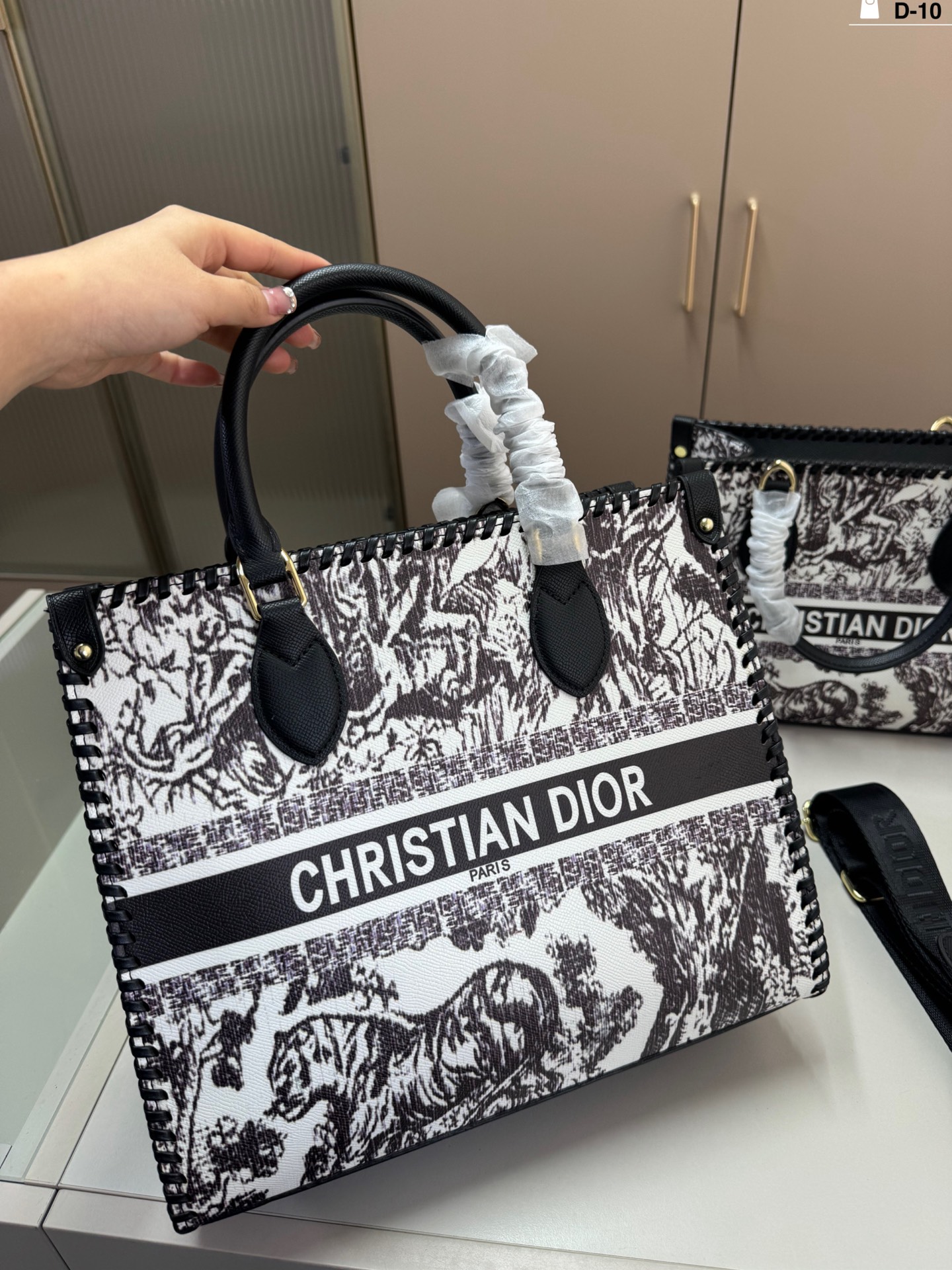 Dior