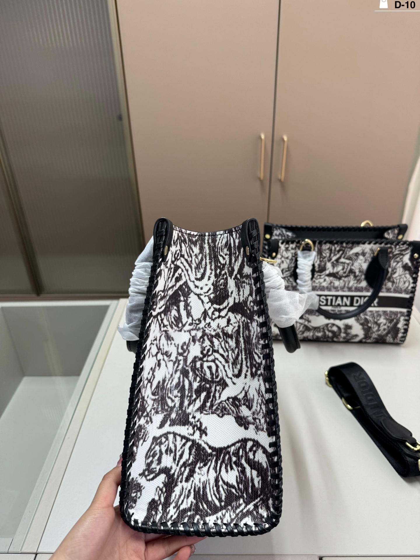 Dior