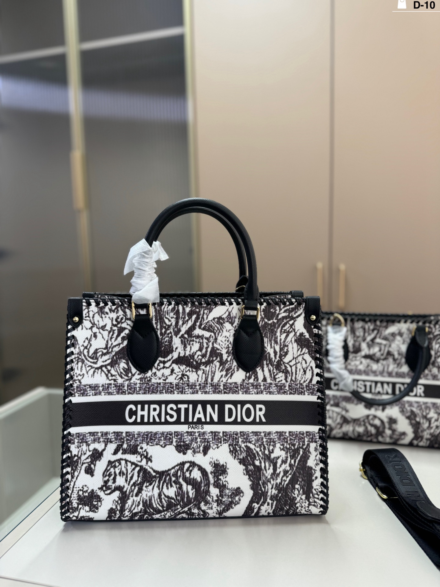 Dior