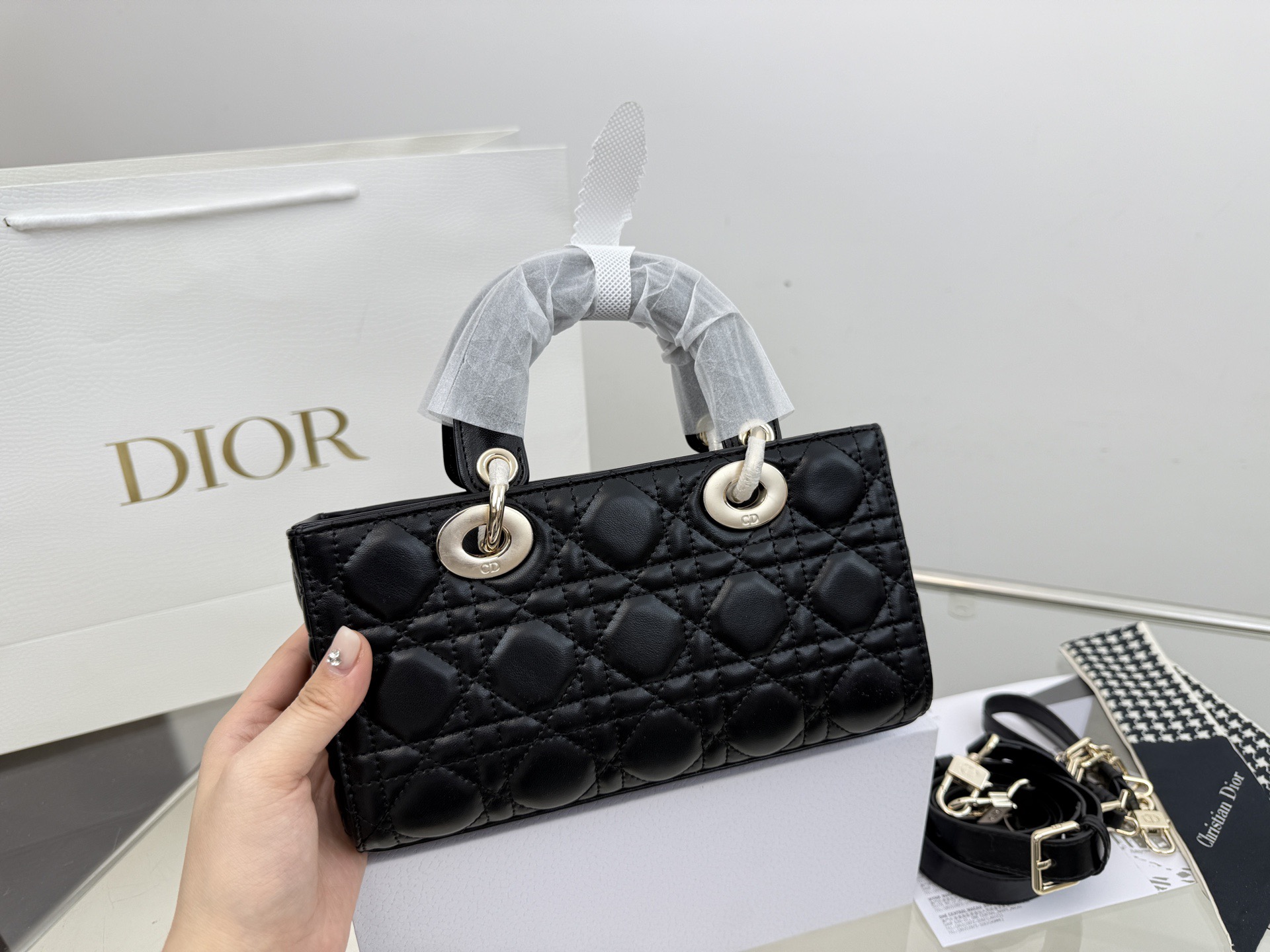 Dior