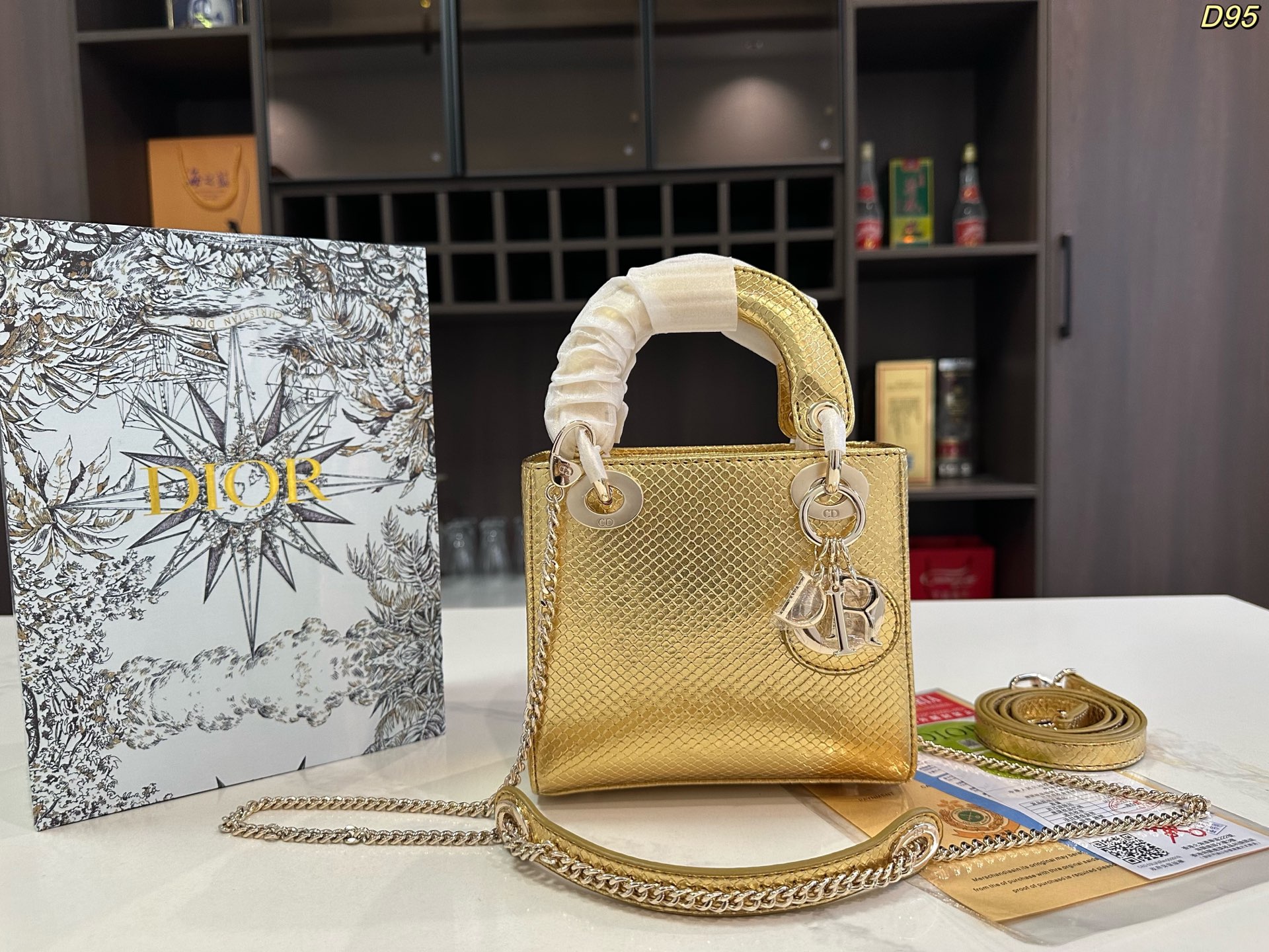 Dior