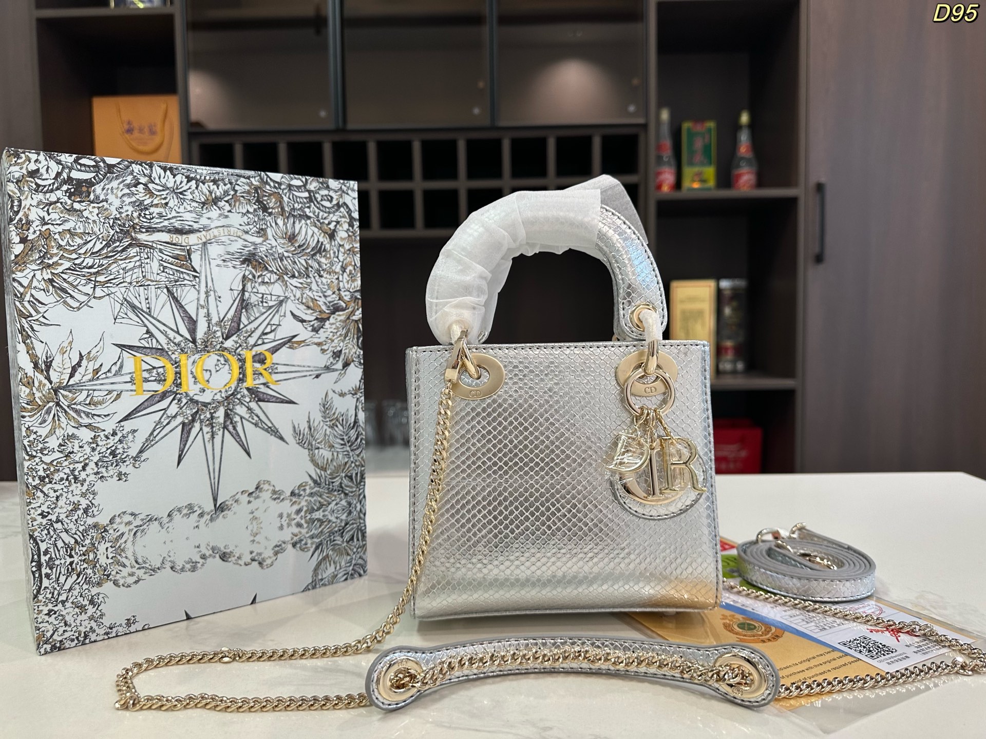 Dior