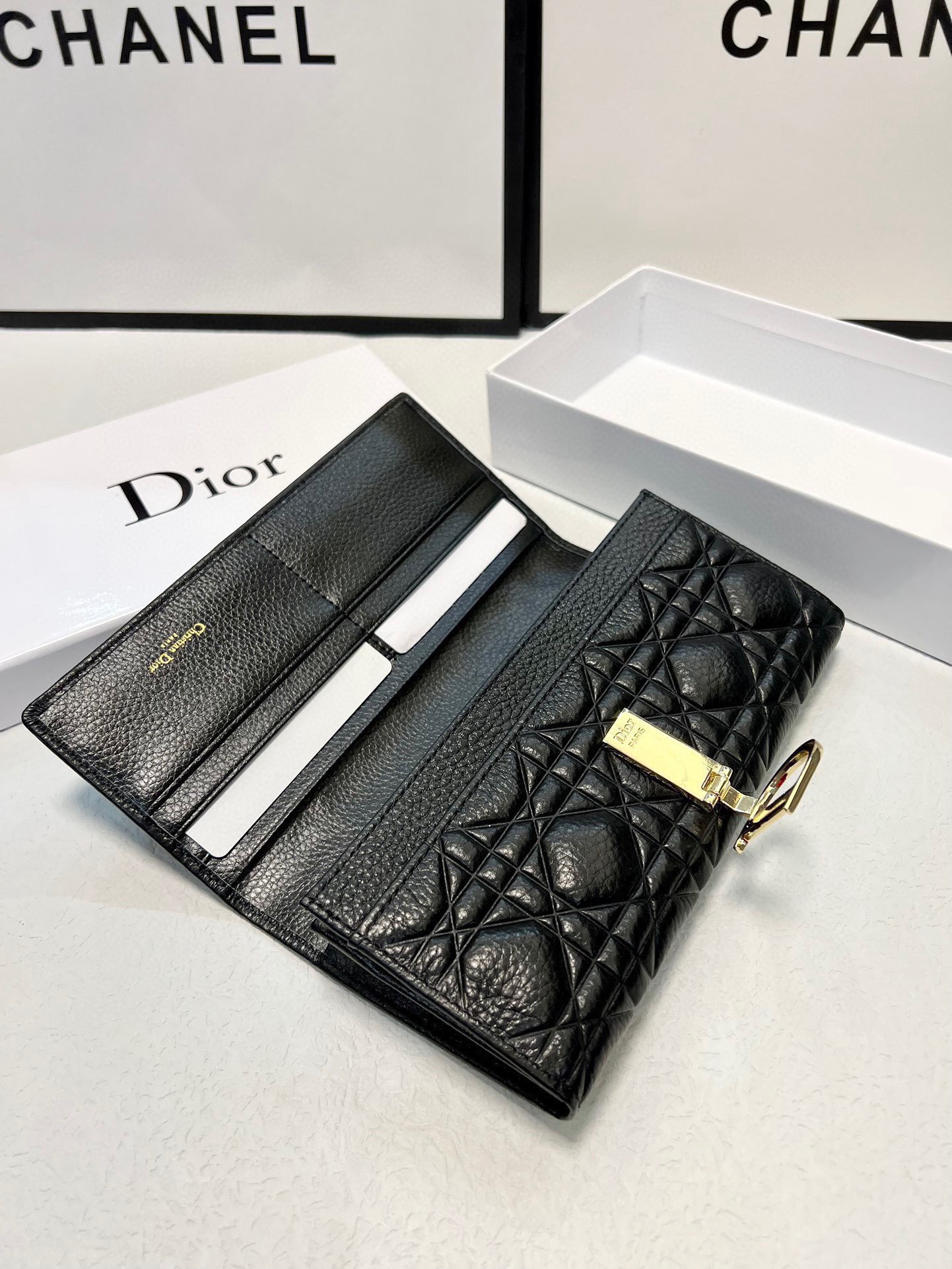 Dior