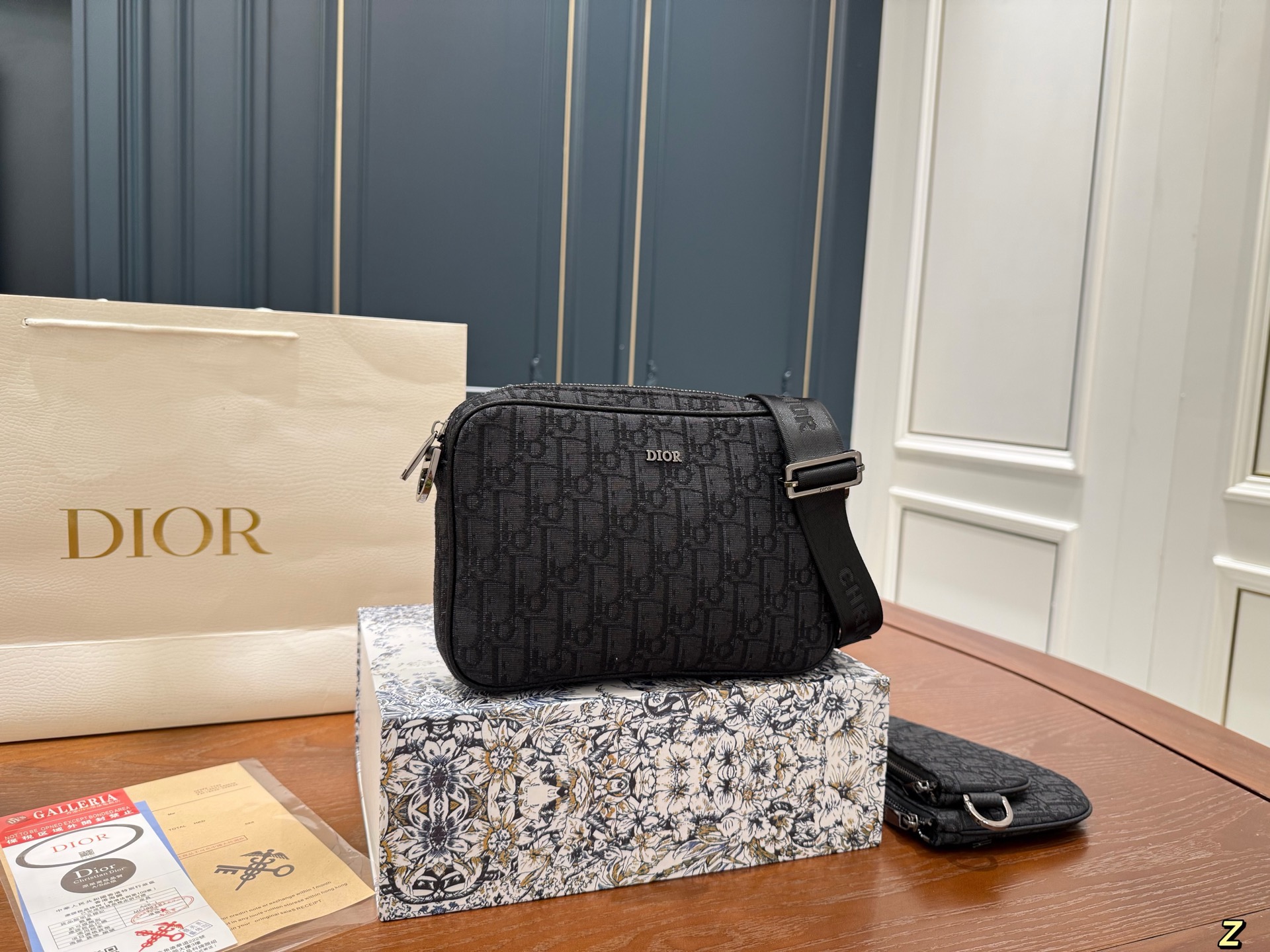 Dior