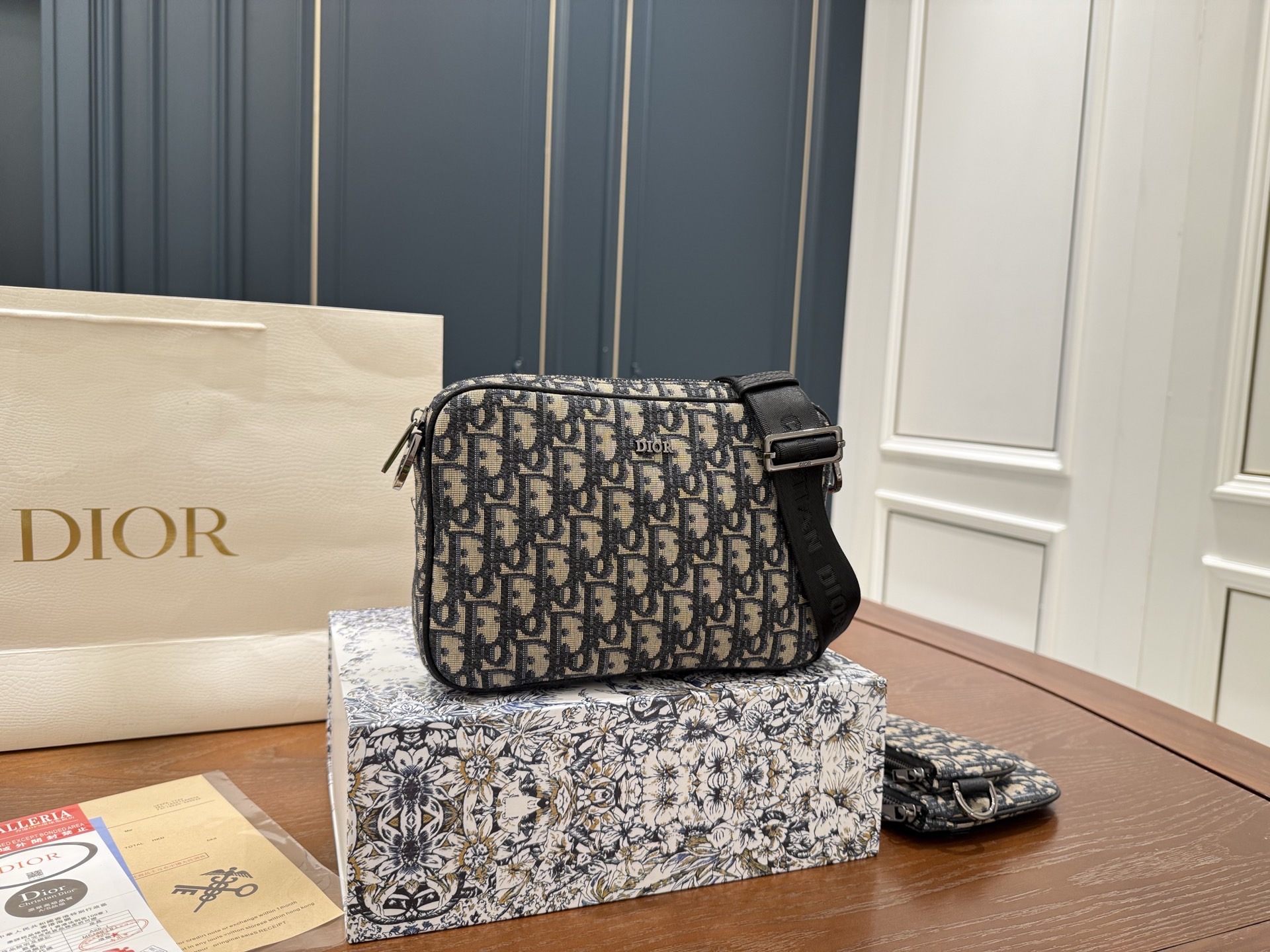 Dior