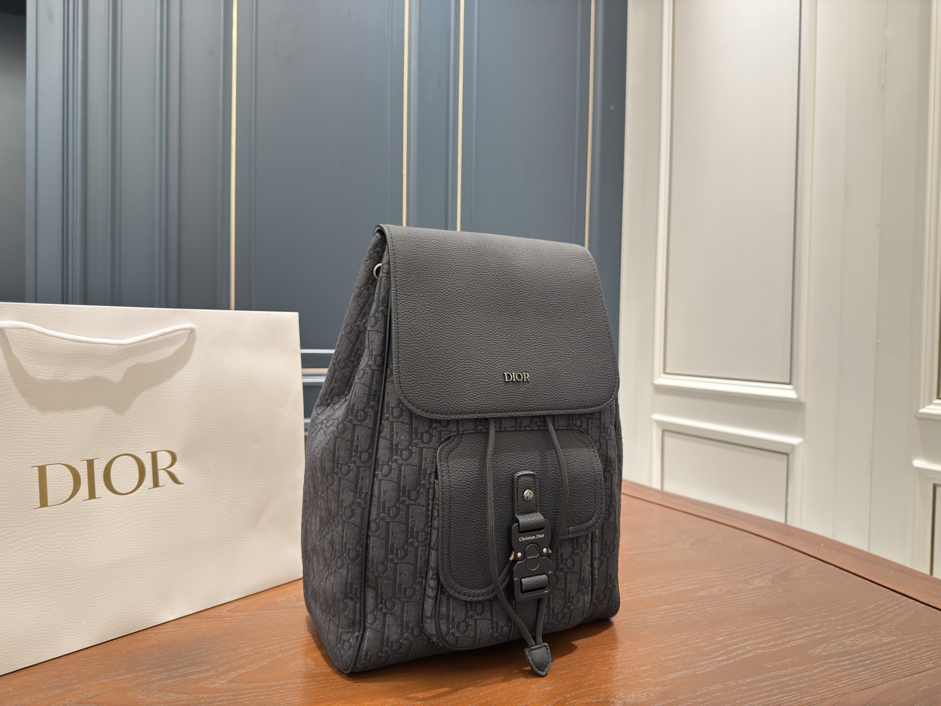 Dior