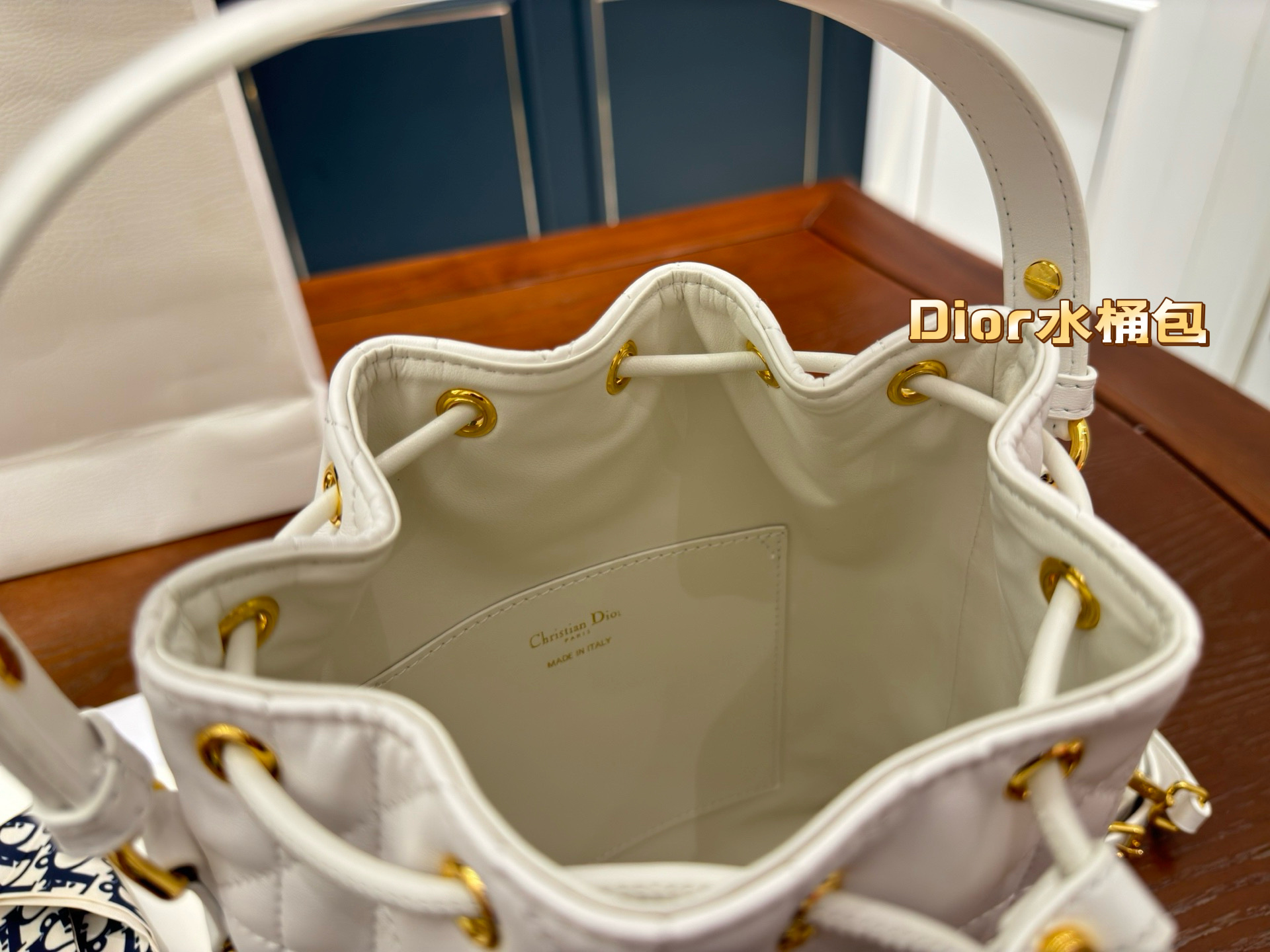 Dior