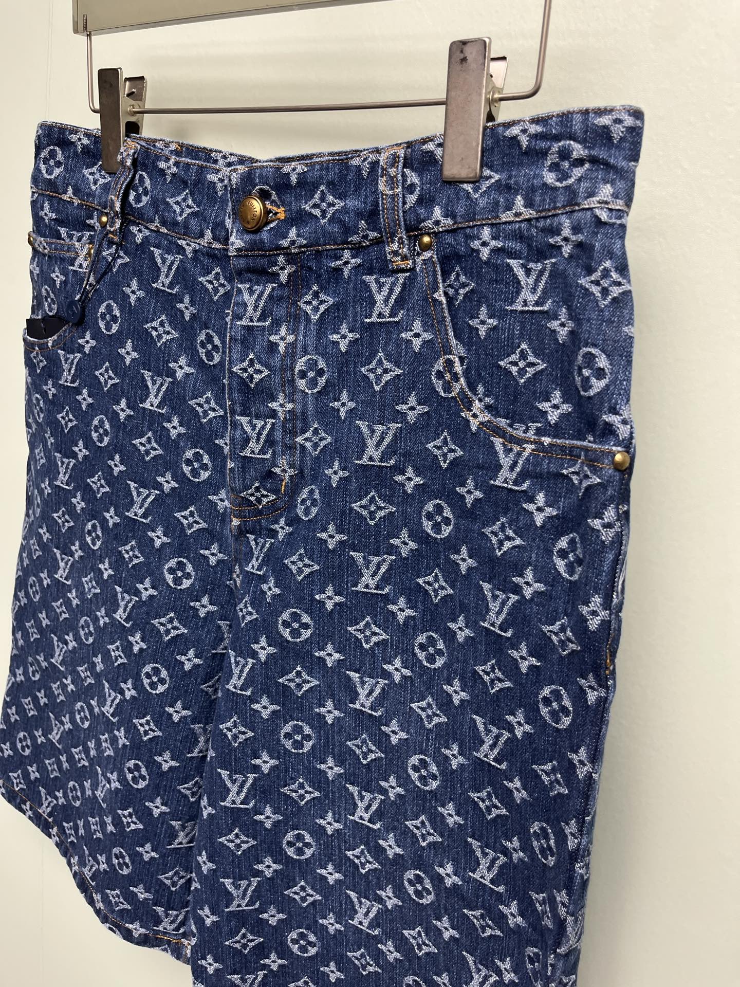 shorts woman